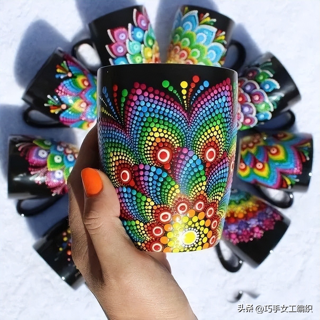 她用粗细不同的铅笔，棉签，牙签，筷子…竟把家里的旧物翻了个新