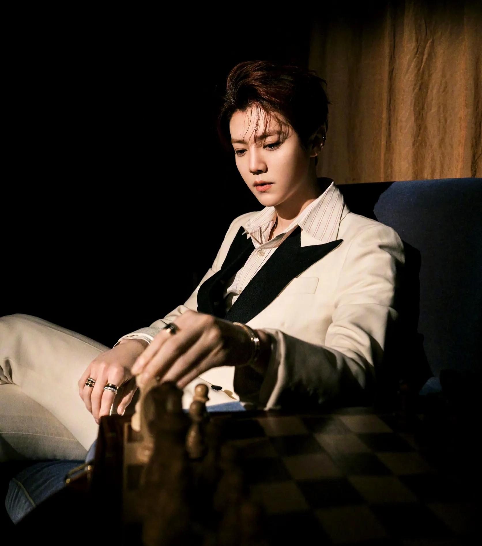 鹿晗潮牌服饰遭吐槽后续,鹿晗潮牌1500块衣服