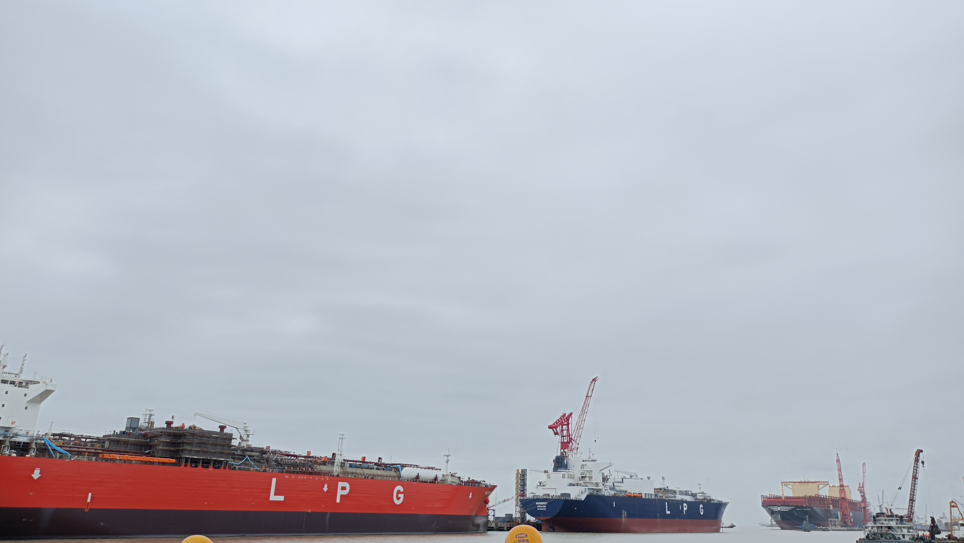 去了一趟航母的制造公司-江南造船厂，我却感动流泪，我们做到了