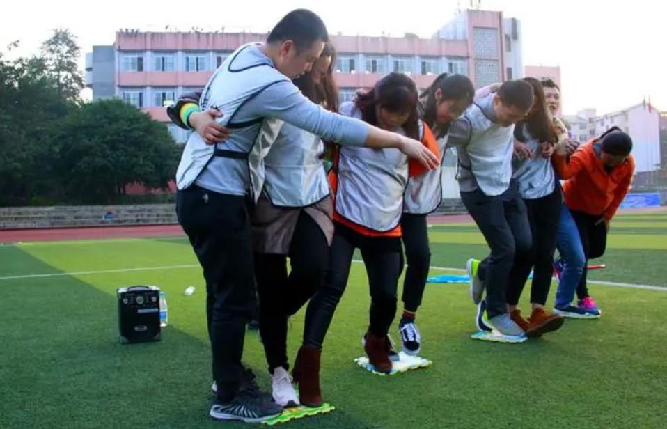 法律科普违约责任,法律知识误伤有什么赔偿