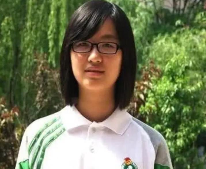 杭州17岁少年保送北大,浙江10岁女孩保送清华