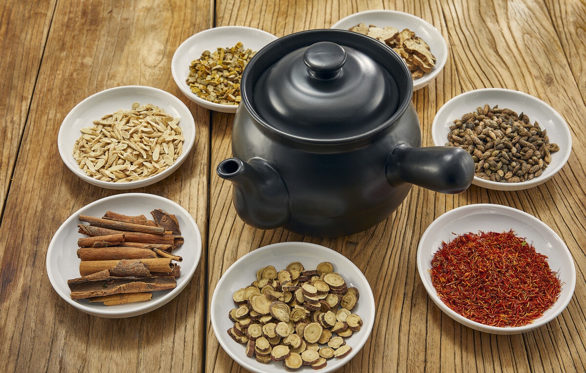 治疗痔疮手术后潮湿瘙痒用的药膏,混合痔术后止痒药膏