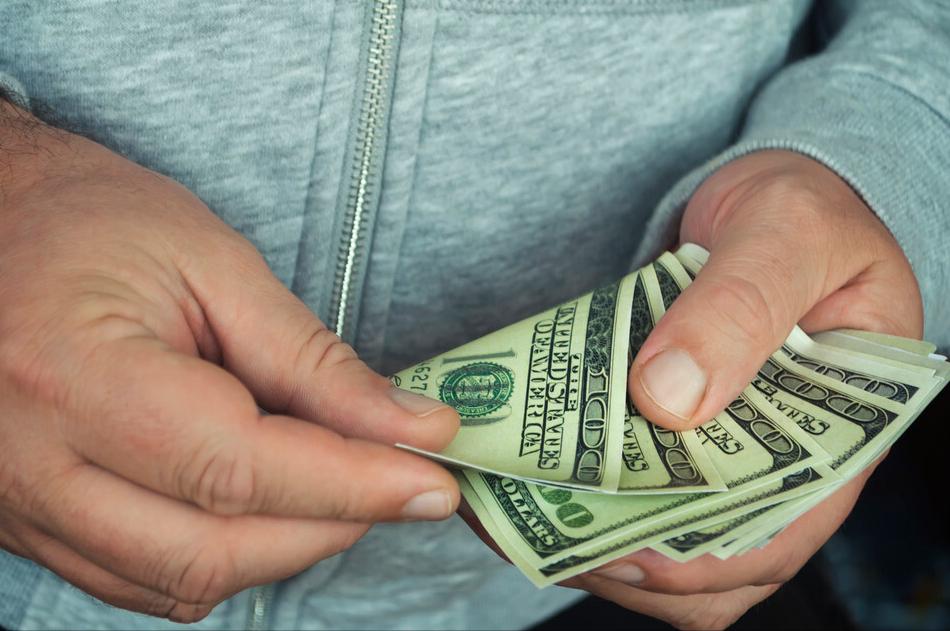 房贷逾期一天一般会罚多少违约金,房贷逾期一天违约金多少合法