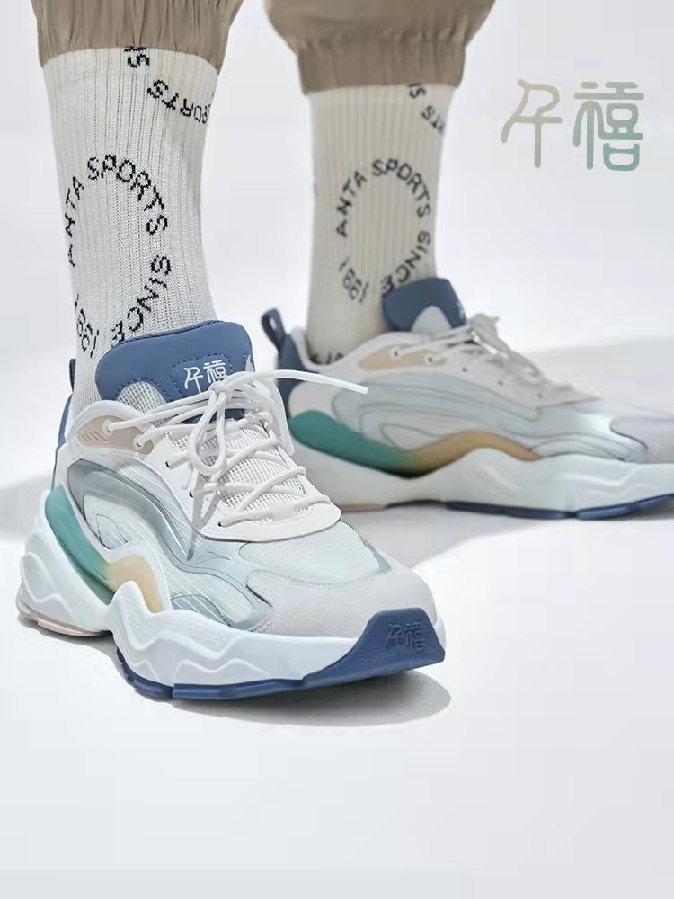 安踏2023新款网红爆款潮鞋,安踏春季2022新款撞色休闲鞋