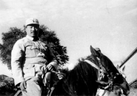 94年廖汉生到周恩来纪念馆参观，结束时被问：您是贺龙的外甥吗？