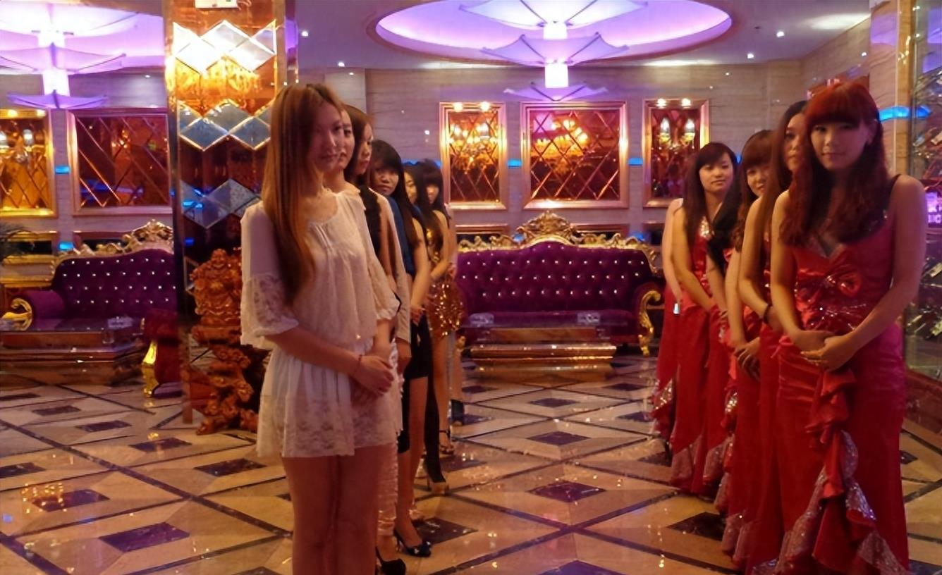 女大学生租别墅当*女妓**,2个月接客600人。只服务“高端客户”