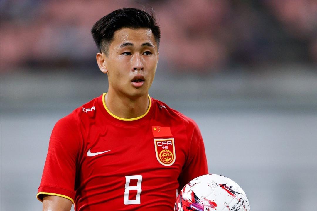 申花23岁本土小将闪耀中超赛场,新外援加盟上海申花最新消息