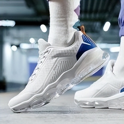 低端?low?特步用实际行动打脸质疑者,比专业,我们没有怕过谁