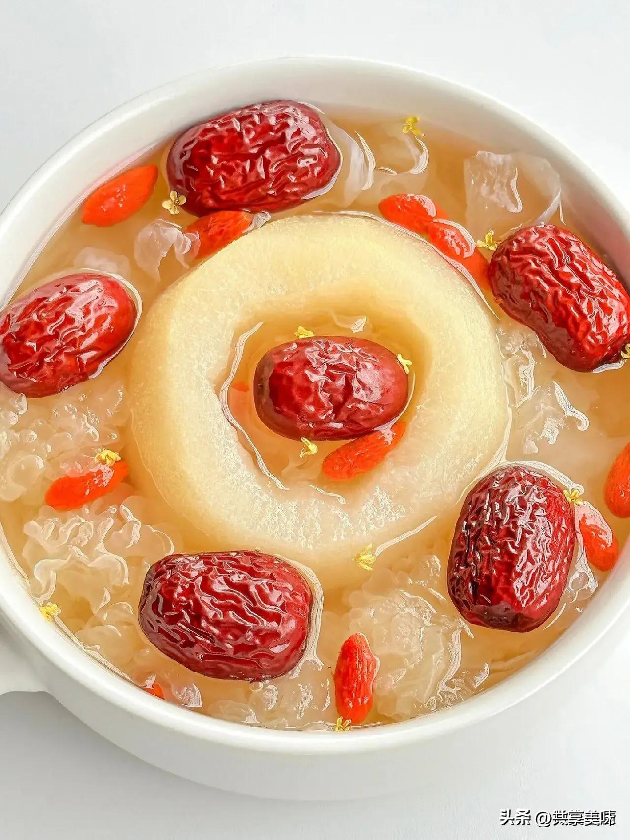 女性常吃9种食物吃出水嫩嫩肌肤,女人多吃3种食物有助减缓衰老