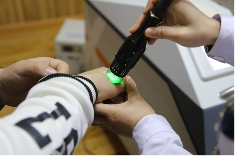 白癜风植皮手术恢复图片,白癜风植皮费用大概多钱