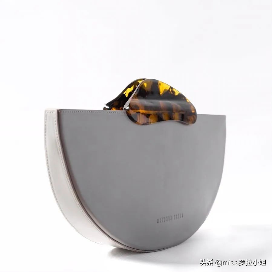 袁咏仪买名牌包包,袁咏仪同款小包