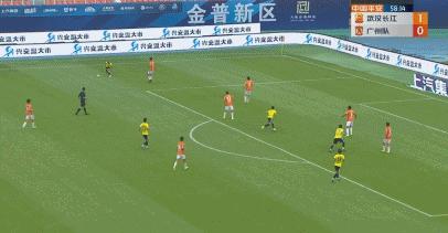 前线丨卡耶维奇、福布斯联袂进球，武汉长江2:1战胜广州队