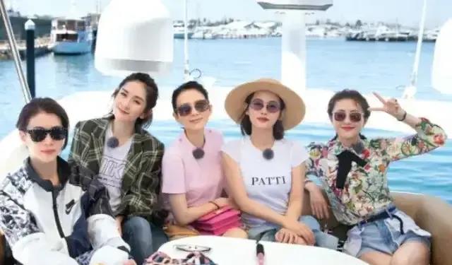 谢娜给包文婧借的是人民币吗,谢娜找包文婧借钱买包