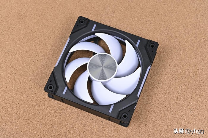 黑金全塔海景房——ROGZ790HERO+4080猛禽+追风者NV7装机展示