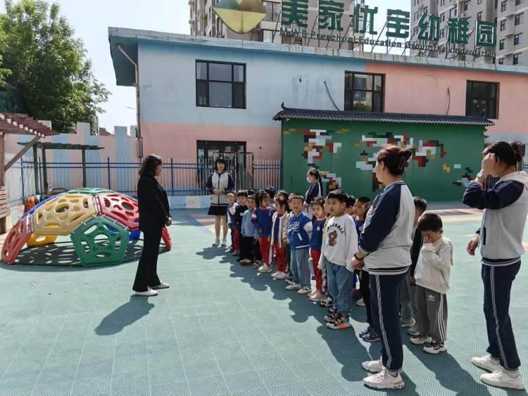 胜利桥街道三丰园社区新时代文明实践惠民帮帮团理论宣讲