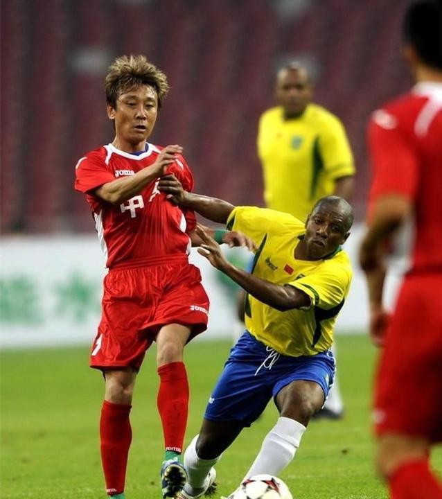 国脚高峰和那英,高峰与那英结婚时谁更红一些