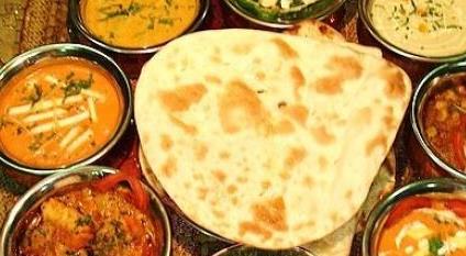 吃面包还要蘸“蜡烛油”，尝一口连烛芯都舔了，真是服了巴基斯坦