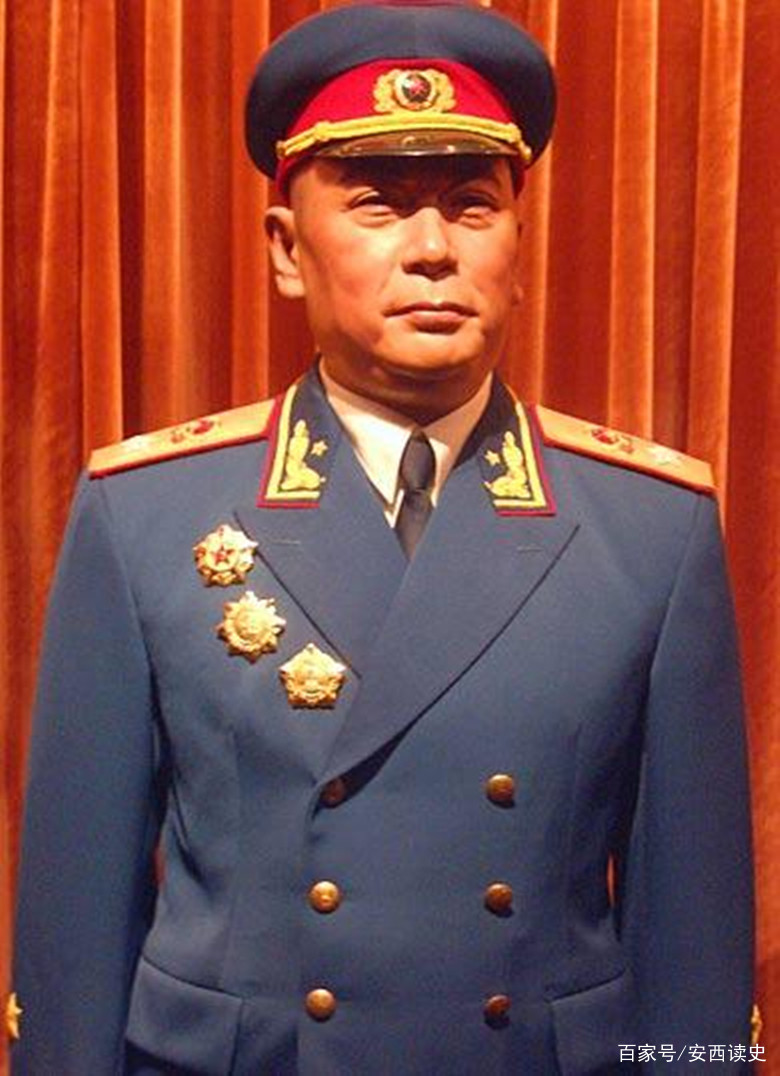 打仗靠粟裕的陈毅，为何能够成为排名第六的元帅？资历当之无愧