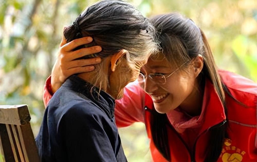 黄文秀法学硕士,村官黄文秀事迹