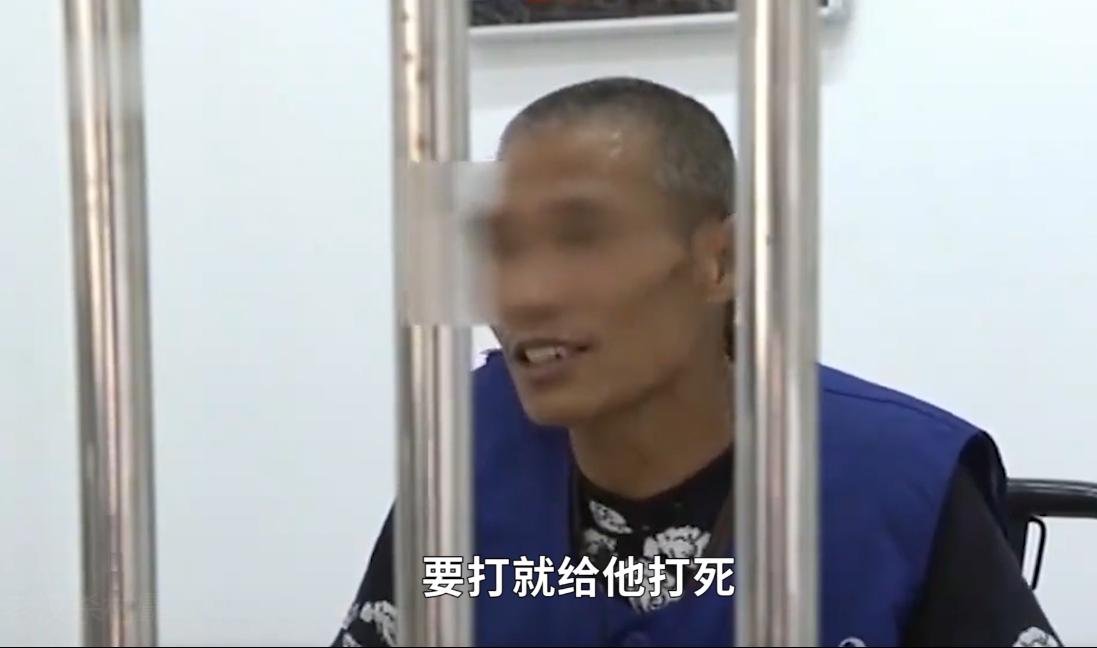 70岁老汉砍死村霸，将手脚筋全部挑掉，老汉：他*辱侮**我儿媳妇！