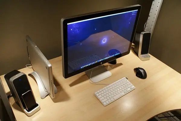 电脑机箱亮电脑屏不亮什么原因,电脑开机机箱一闪一闪然后再开机