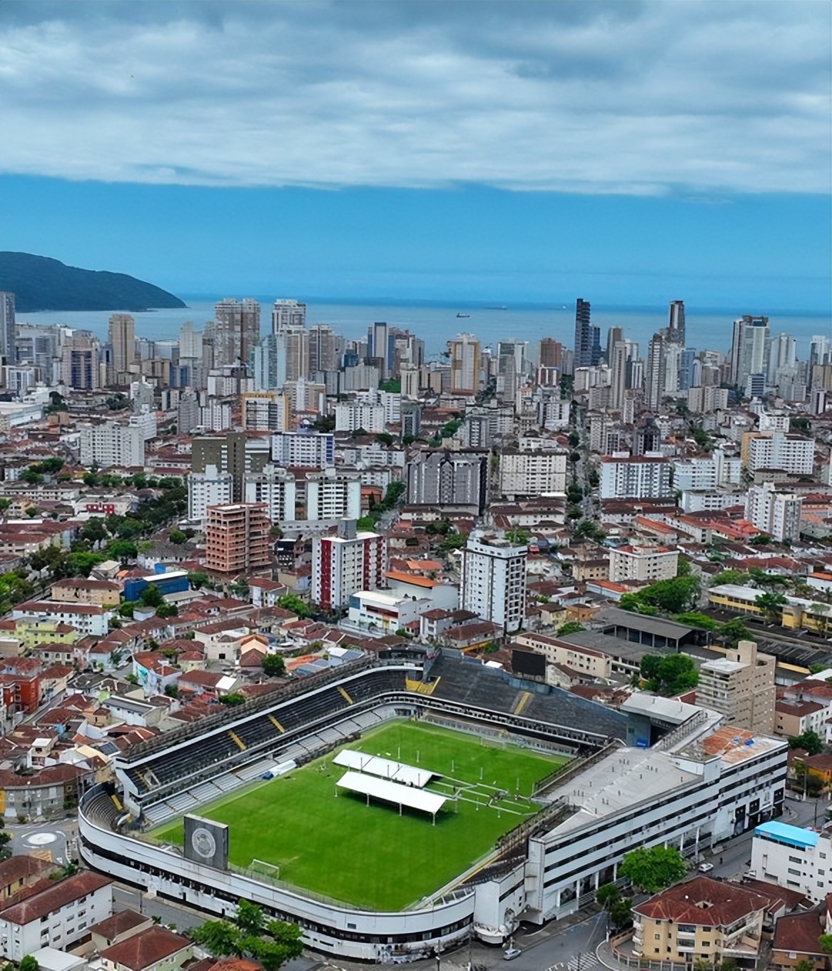 球王贝利葬在哪里,球王贝利遗体告别仪式全过程