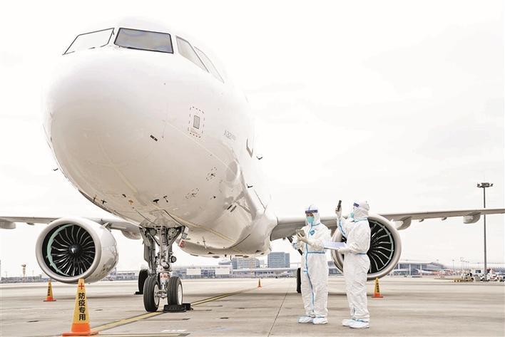 深圳海关首单飞机保税租赁业务落地