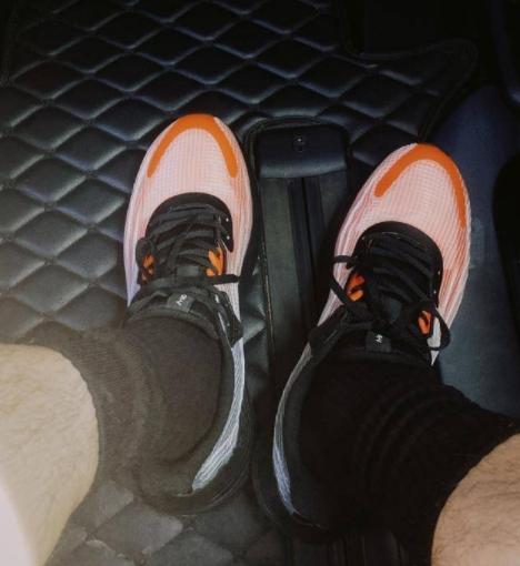 谷爱凌同款跑鞋,安踏冠军跑鞋2代pro谷爱凌配色