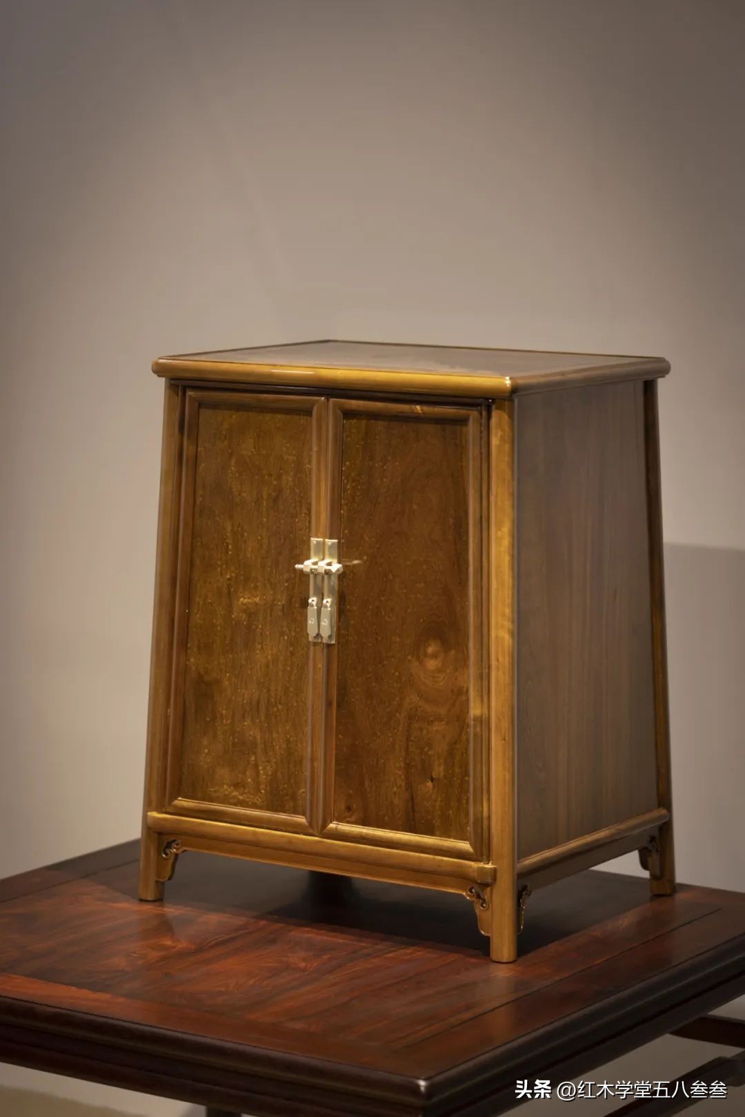 金丝楠圆角柜,金丝楠书房家具