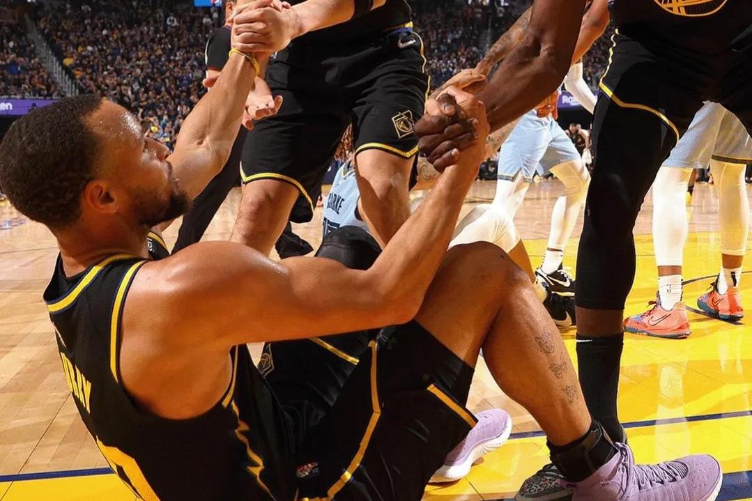 追梦格林詹姆斯库里,格林谈詹姆斯和库里