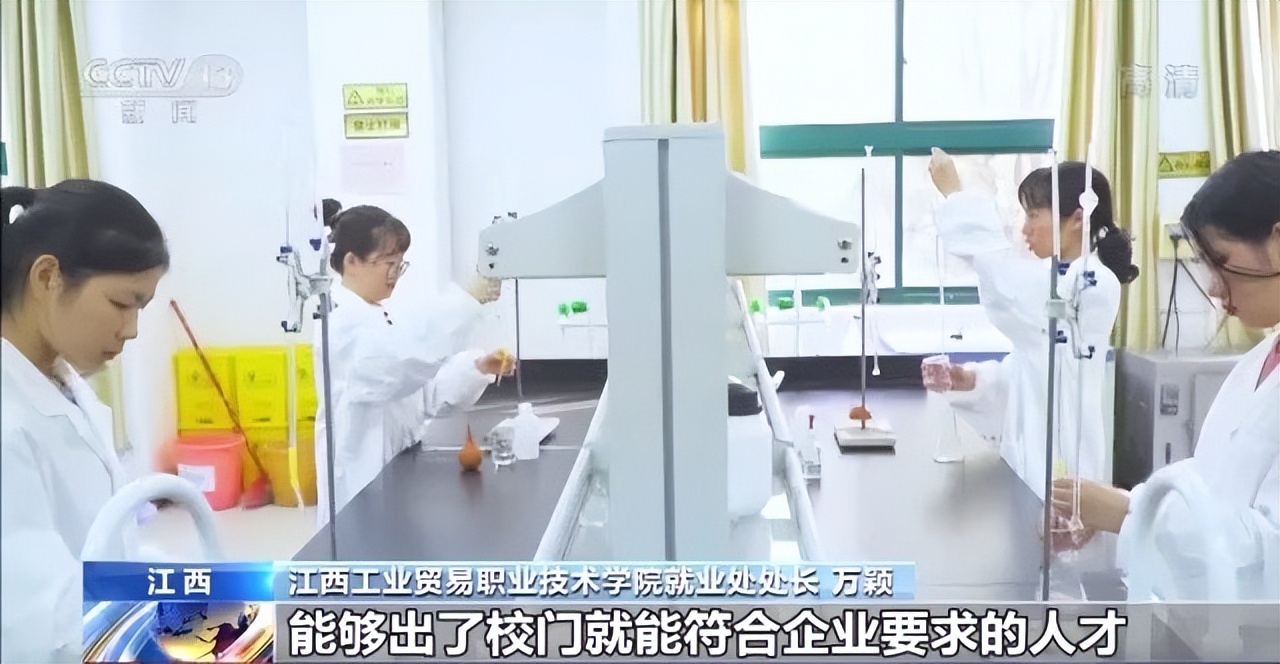 央视聚焦助力,江西工贸职业技术学院新生报到
