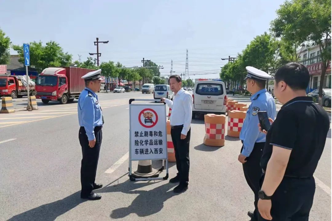 泾阳公安丨交警开展危险品运输车辆专项整治行动+发布危险品运输车辆行车安全提示