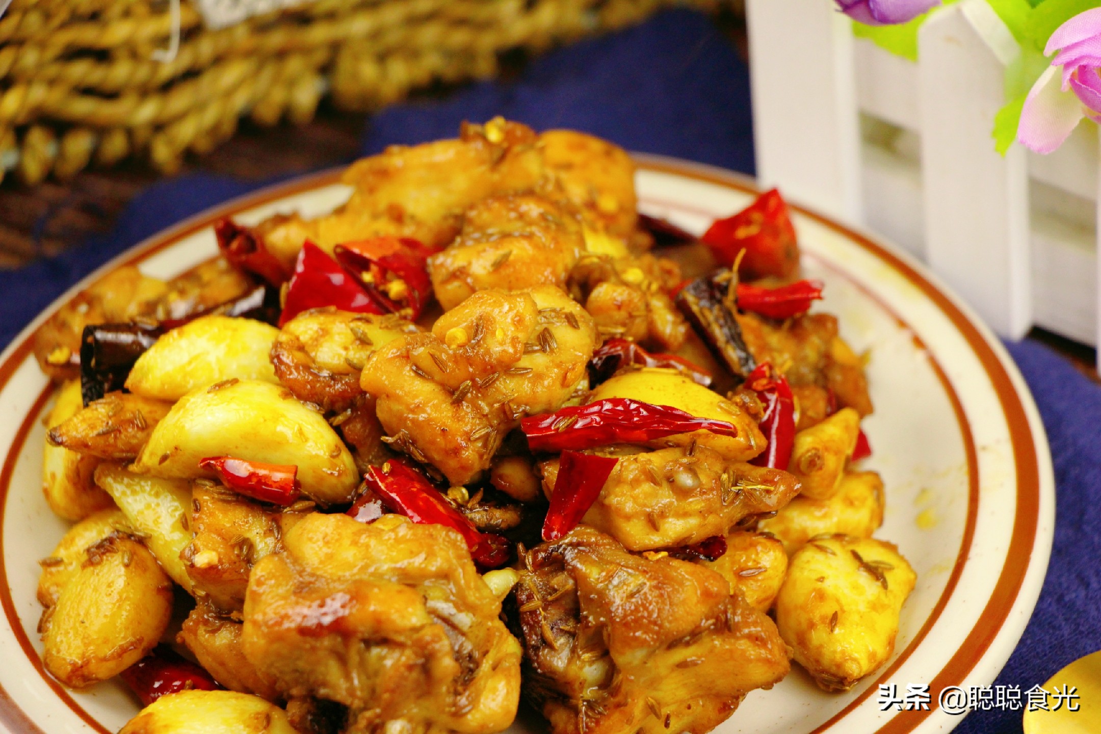 除夕年夜饭，推荐12道特色小炒，荤素搭配不单调，上桌先光盘