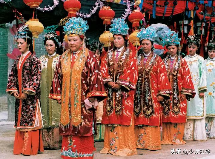 红楼梦写了哪四大家族的兴衰史,红楼梦中四大家族被抄家原因