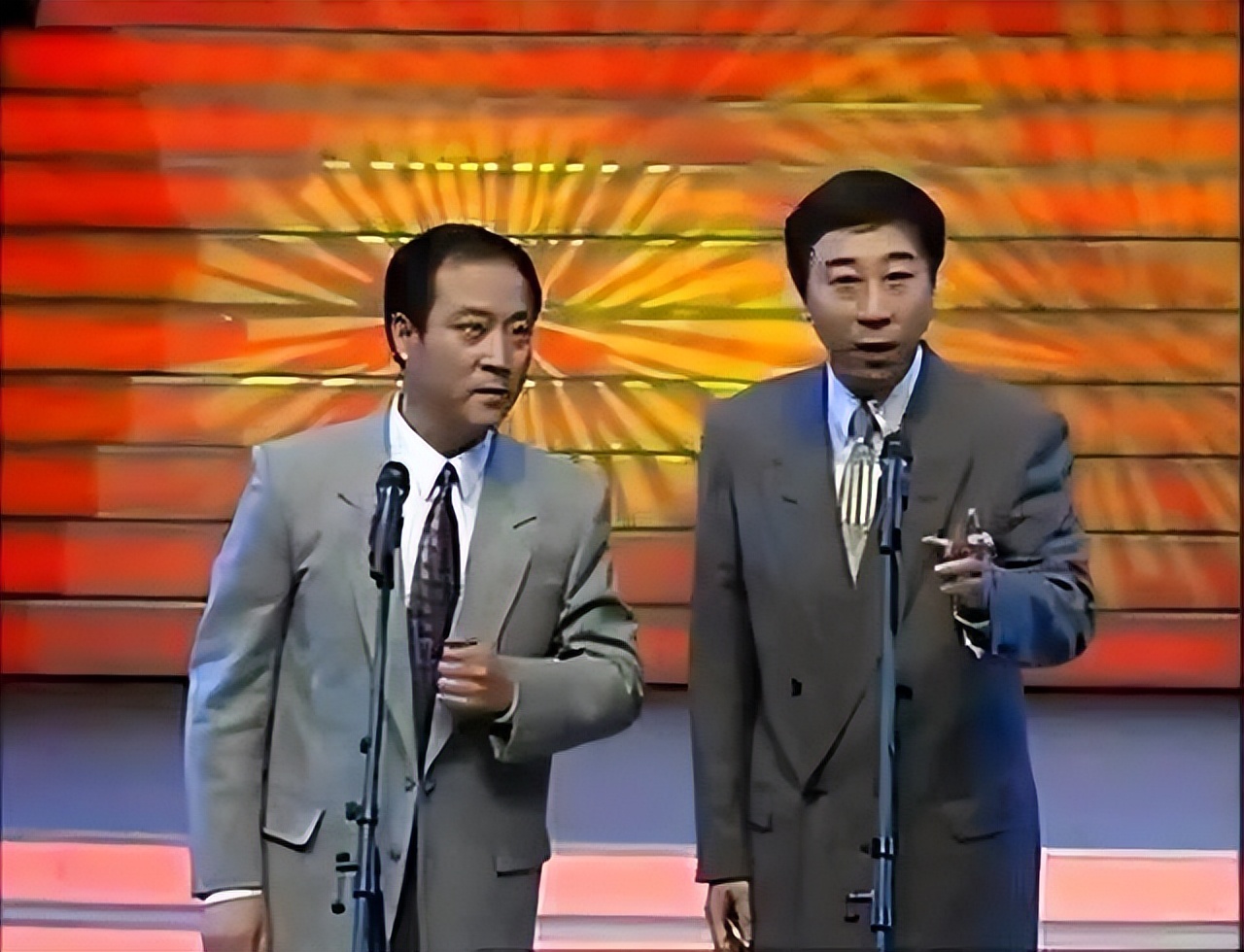 牛群辞官现场,牛群卸任县长后和冯巩合作过没有