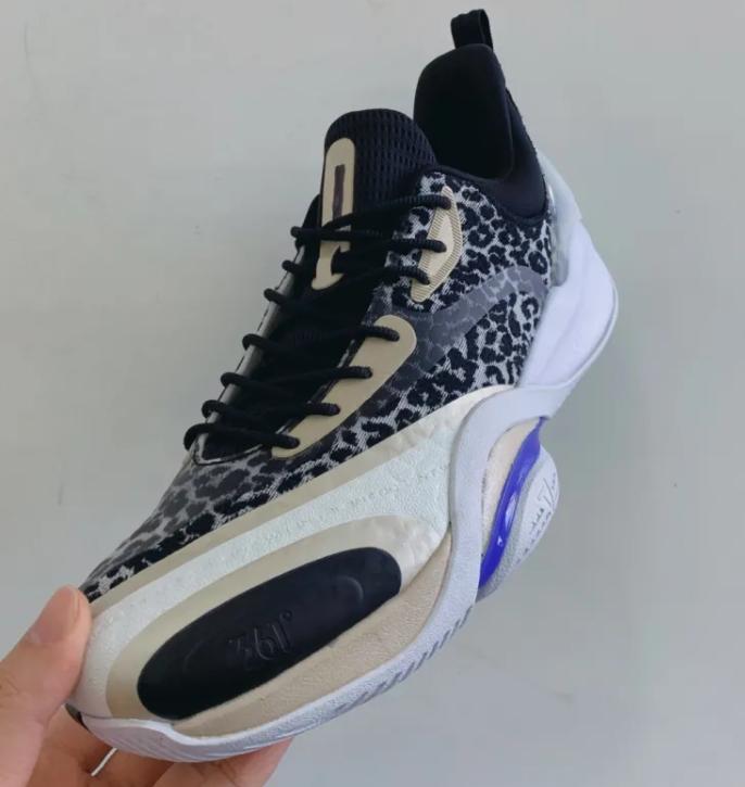 黑马来袭！361度后卫鞋帅翻，洞洞鞋好评，休闲款撞脸库里8？