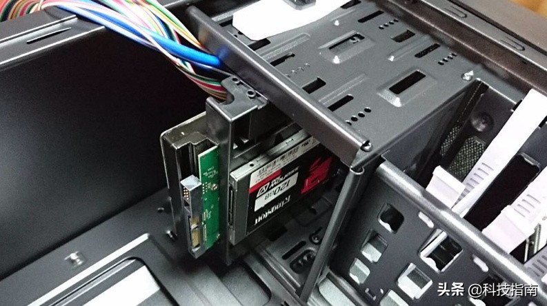 装系统怎么给电脑分磁盘,电脑装系统分区是在硬盘分区吗