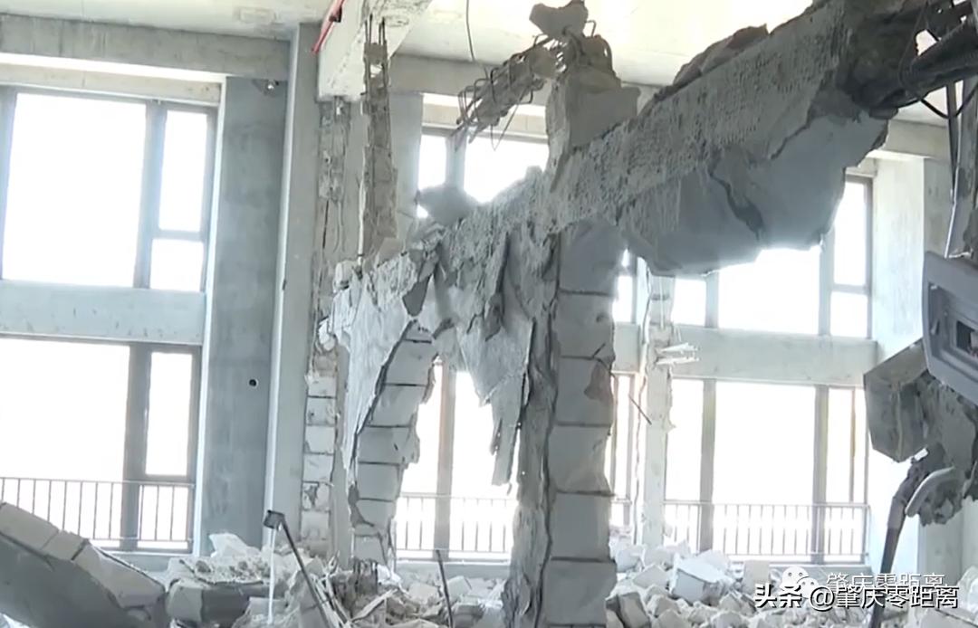 肇庆一业主装修拆墙切柱，不少住户家中开始有裂缝…