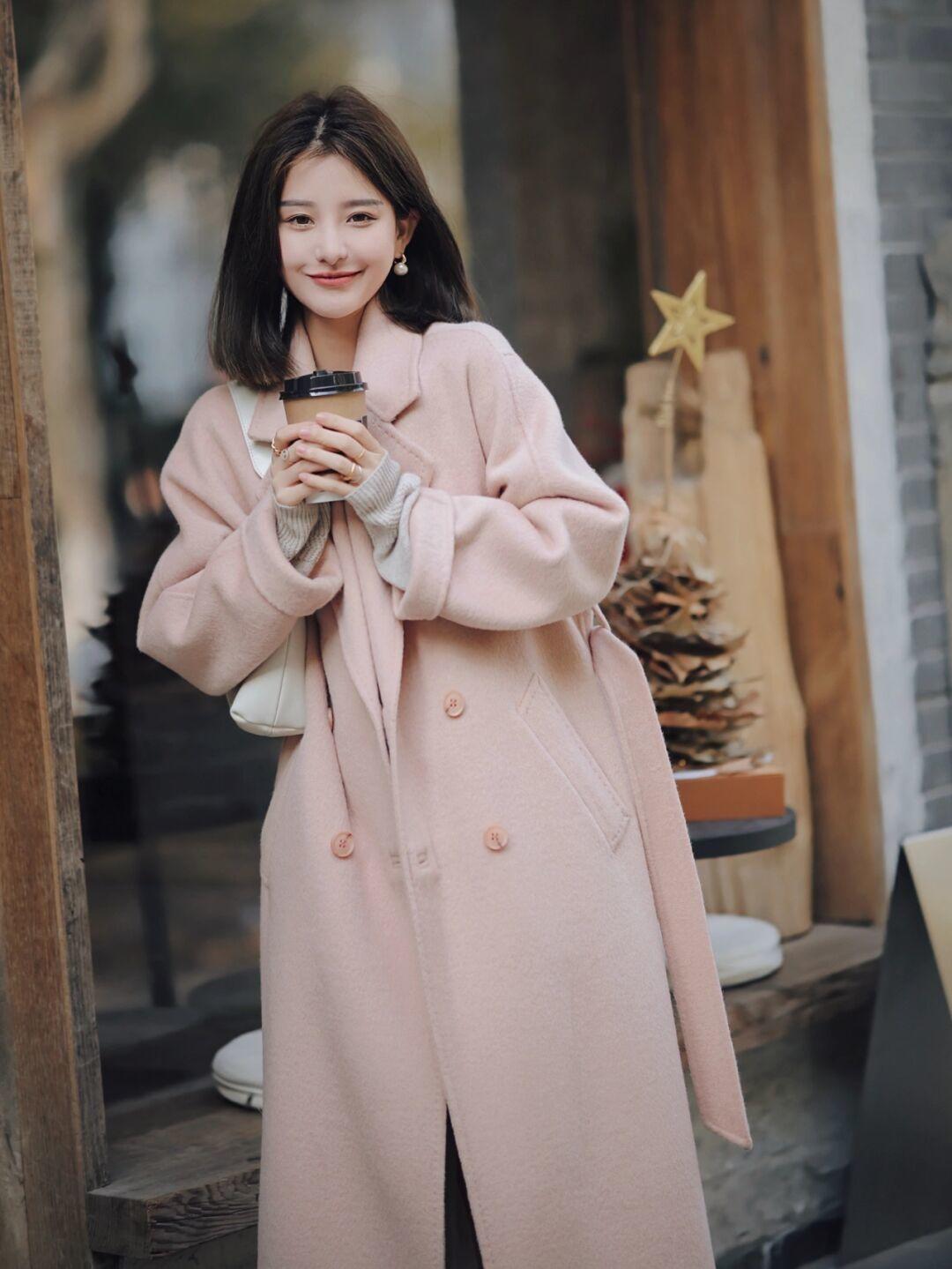 大衣配半身裙什么裙子最好看,大衣搭配什么半身裙才好看