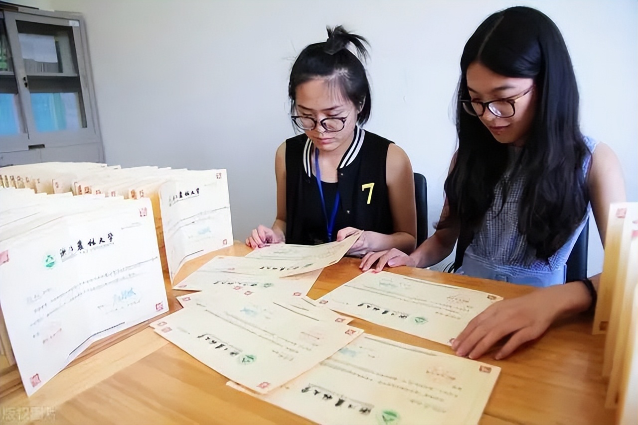 中专走单招好还是3+2大专好,中专升大专怎么报考单招