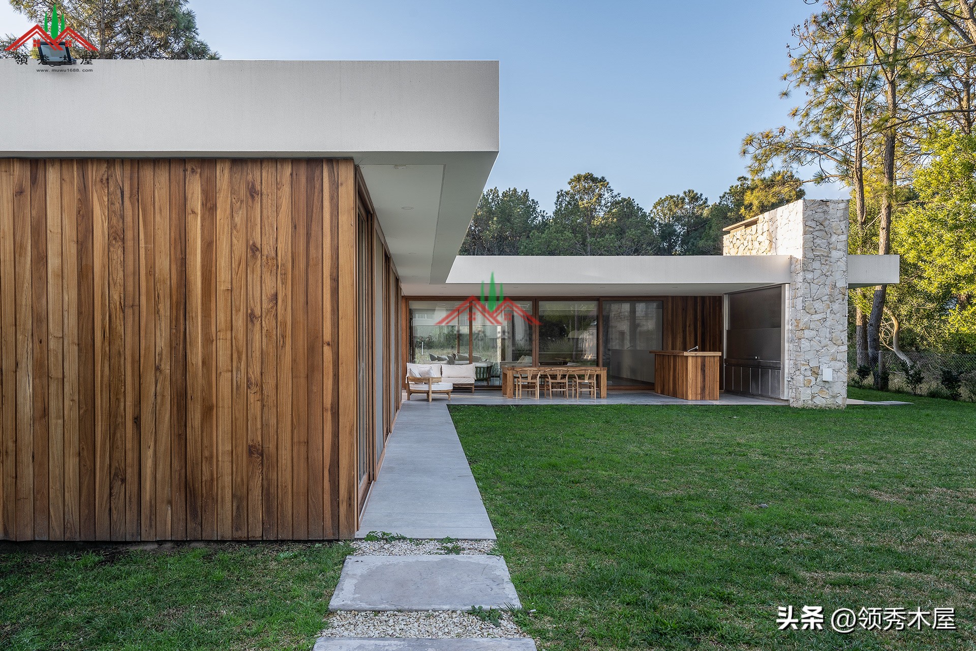 看完这个用木头装修的房子我肠子都悔青了农村的房子后悔装修早了