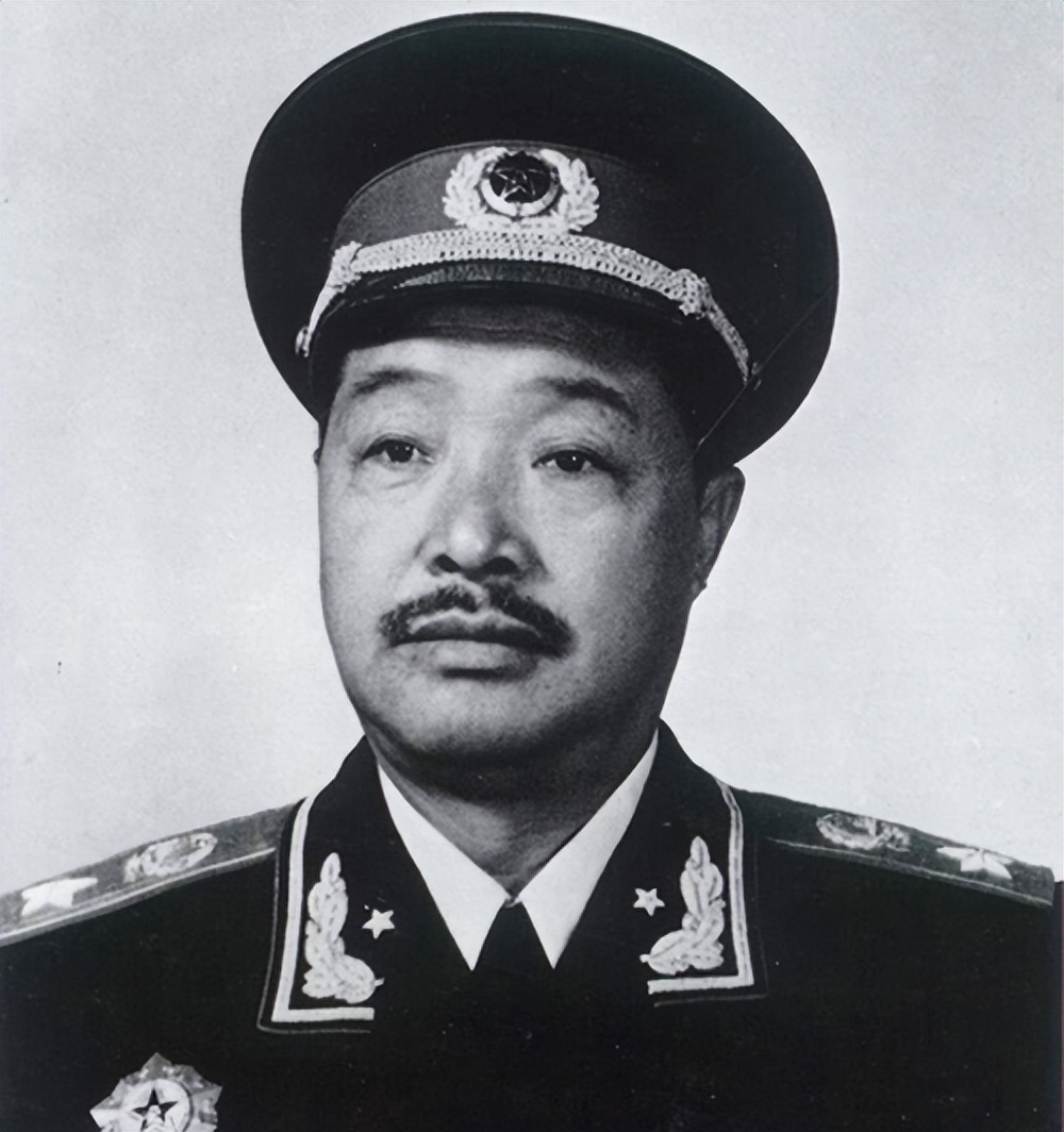 在十大元帅中，有三位不拿元帅的工资，都是什么情况