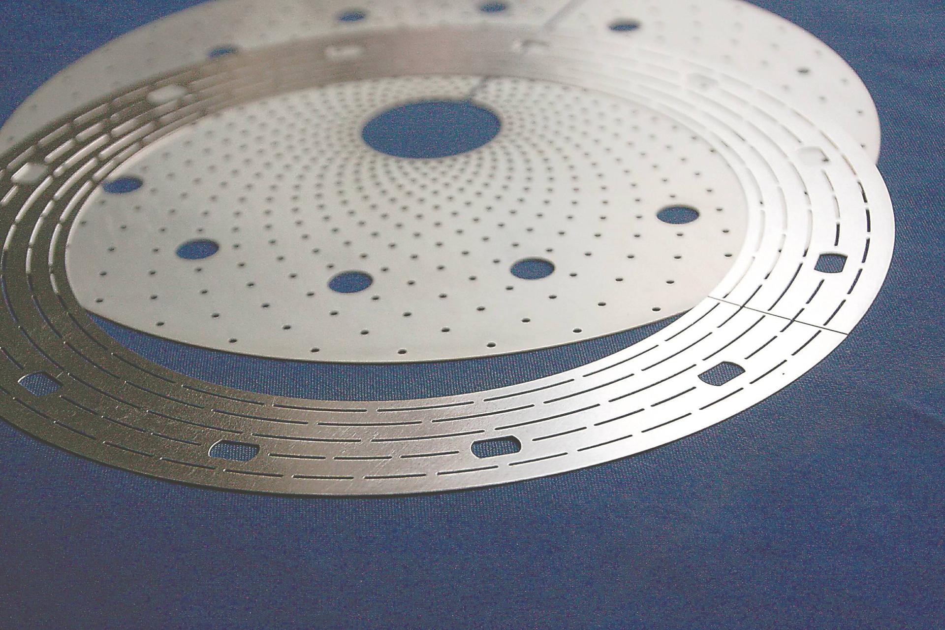 地球磁场变强能抵挡住宇宙射线吧,超大地磁暴能改变地球磁场吗