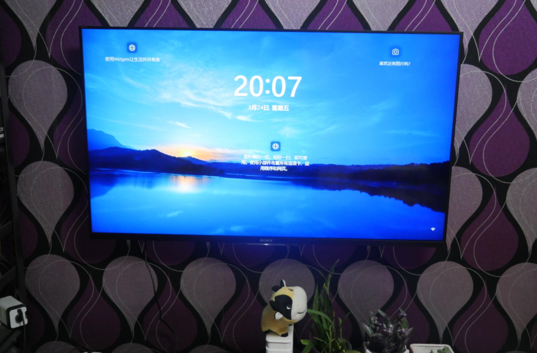 再也不怕投屏被限。零刻EQ12全能小主机直连电视，4K资源轻松看。