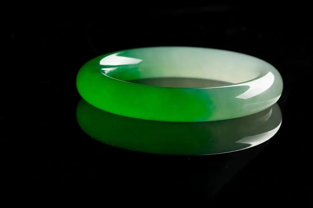 2000左右碧玉和田玉手镯,3万元以内翡翠手镯价格