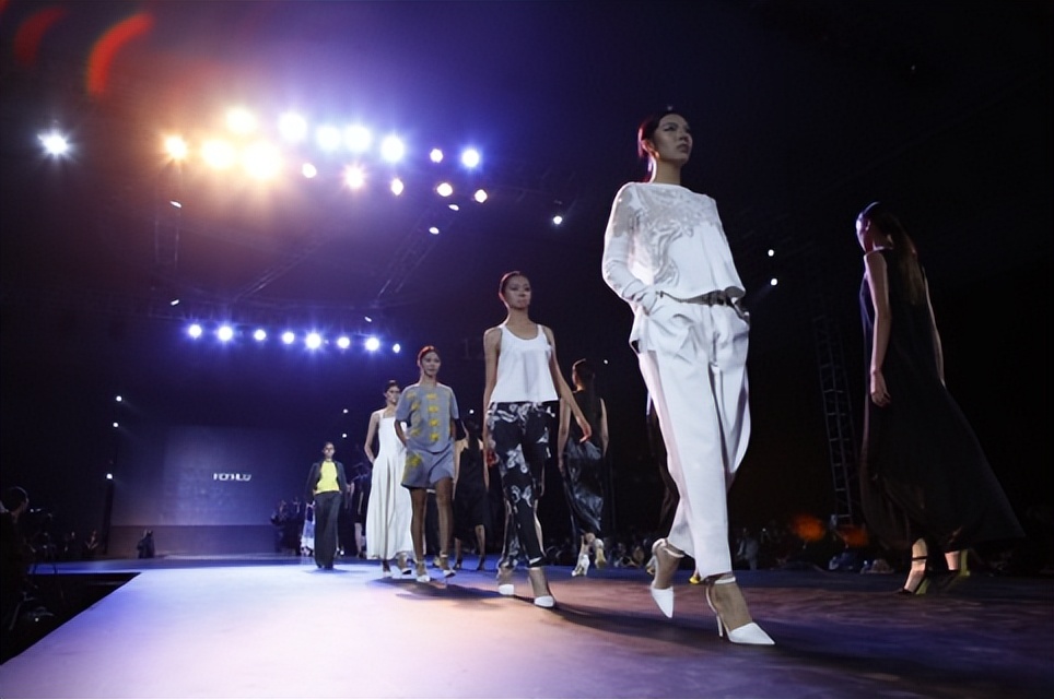 武汉时尚艺术季历年主题,武汉时装周2017时间表