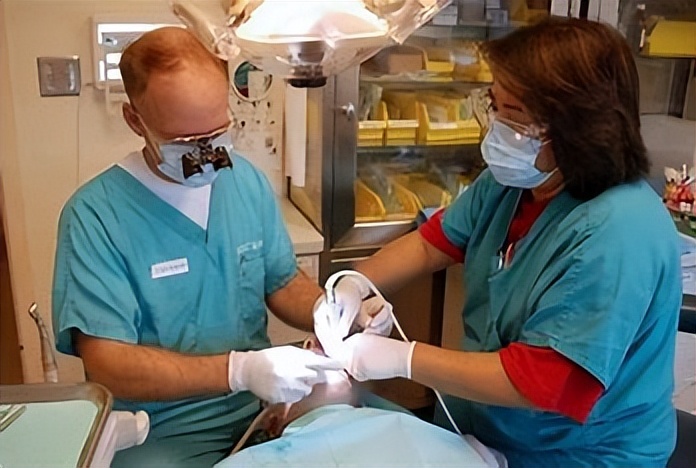 美国工资水平与中国工资对比,美国人的平均收入是多少人民币