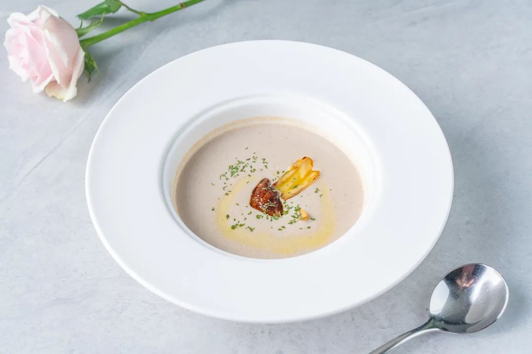 隐藏在历史博物馆旁边的院子,上海历史博物馆顶楼西餐厅