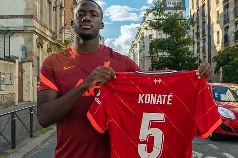 现役法国黑人中后卫金字塔：科纳特3档，孔德意外2档，1档太强