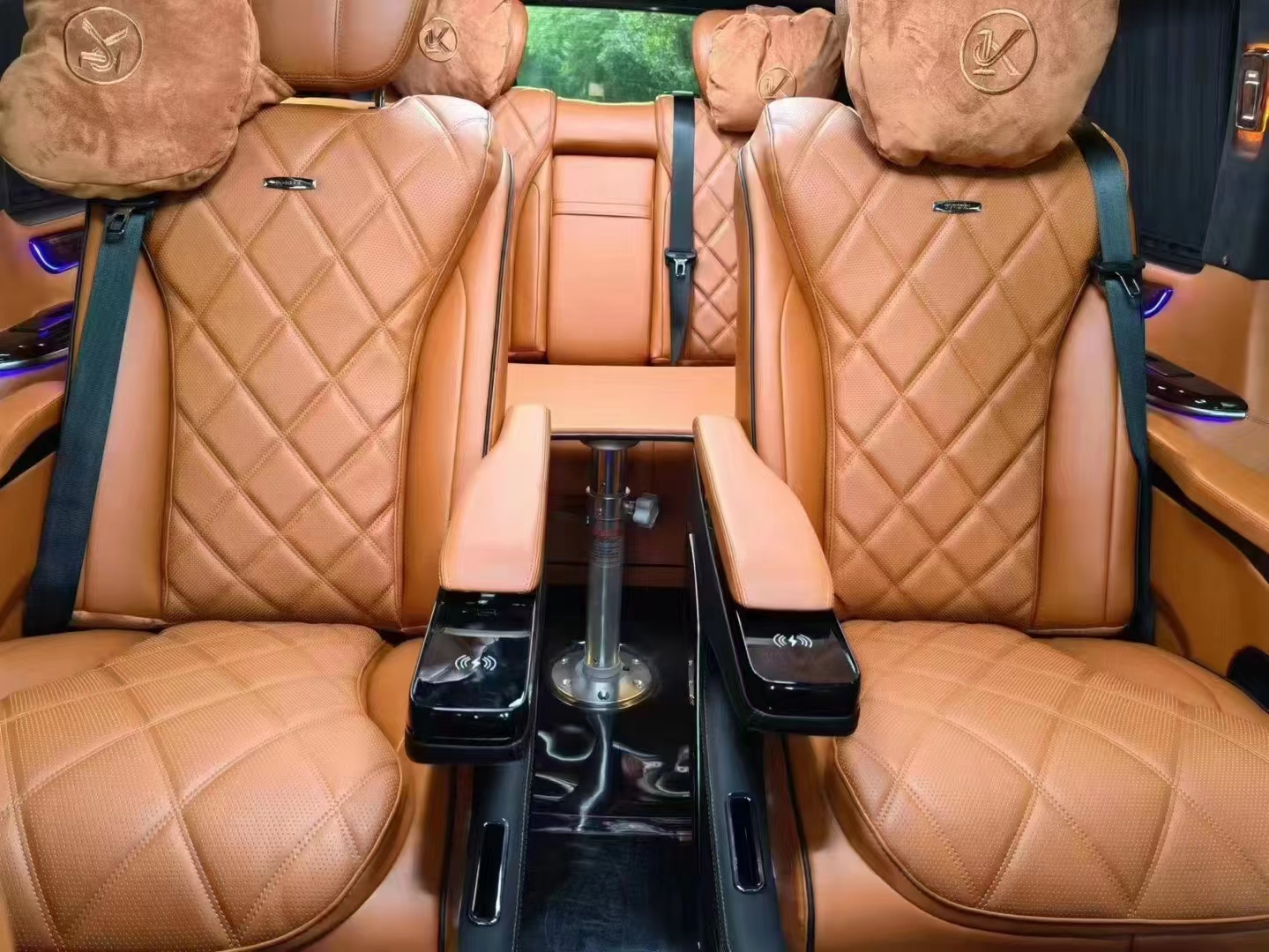 克蒂也开始搞事情?奔驰威霆高顶双拼商务车低至5开头，紧跟降价潮